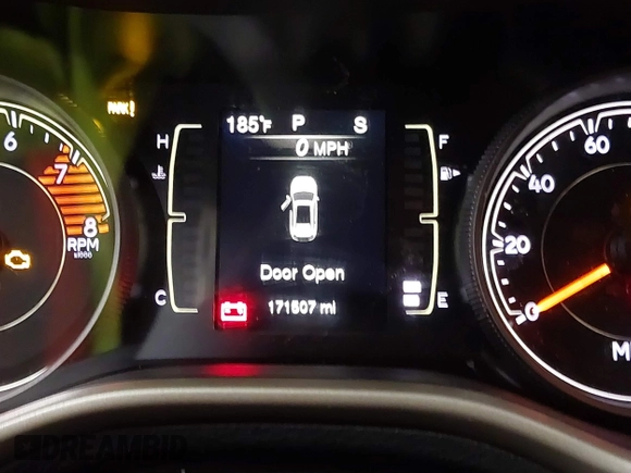 2017 Jeep Cherokee Altitude with VIN 1C4PJMAS4HW542682, listed as a IAAI auction lot 41292762 with 171,507 mi miles and . Bid and sale history available at DreamBid. Image 7.