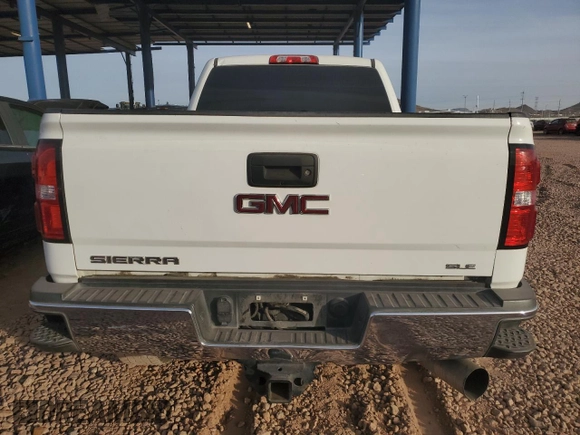 2018 GMC Sierra 2500HD Denali with VIN 1GT12SEY2JF255322, listed as a Copart auction lot 84299244 with 120,489 mi miles and Salvage Title. Bid and sale history available at carsss.com. Image 6.