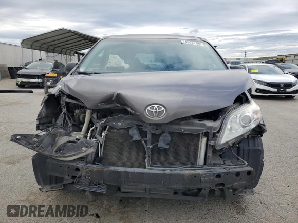 2017 Toyota Sienna L with VIN 5TDZZ3DC4HS808458, listed as a Copart auction lot 43667855 with 170,546 mi miles and Salvage Title. Bid and sale history available at DreamBid. Image 5.