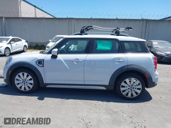 2019 MINI Countryman Cooper S with VIN WMZYT3C59K3J32727, listed as a IAAI auction lot 42328441 with Not provided miles and . Bid and sale history available at DreamBid. Image 13.