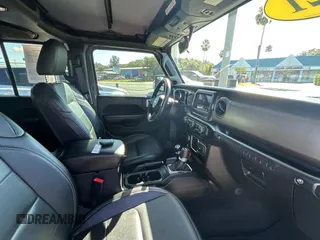 2021 Jeep Wrangler Unlimited Willys z VIN 1C4HJXDNXMW549111, wystawiony jako Copart lot #61692645 z przebiegiem 40 883 mil mil oraz Czysty tytuł • Clean title. Historia ofert i sprzedaży dostępna na DreamBid. Obrazek 5.