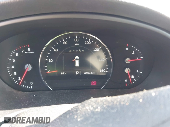 2018 Kia Sorento SX with VIN 5XYPKDA57JG349078, listed as a IAAI auction lot 41136917 with 119,213 mi miles and . Bid and sale history available at carsss.com. Image 7.