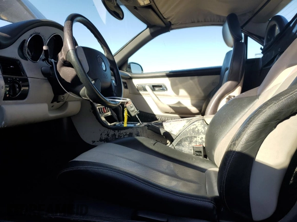 2000 Mercedes-Benz SLK 230 Kompressor with VIN WDBKK47F1YF164000, listed as a Copart auction lot 46366685 with 127,904 mi miles and Salvage title. Bid and sale history available at DreamBid. Image 7.