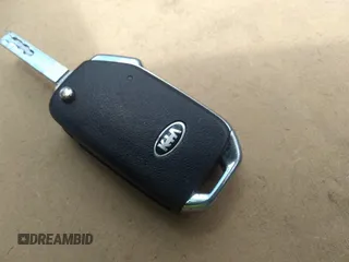 2021 Kia Forte LXS z VIN 3KPF24AD6ME322989, wystawiony jako IAAI lot #42010435 z przebiegiem 84 346 mil mil oraz . Historia ofert i sprzedaży dostępna na DreamBid. Obrazek 11.