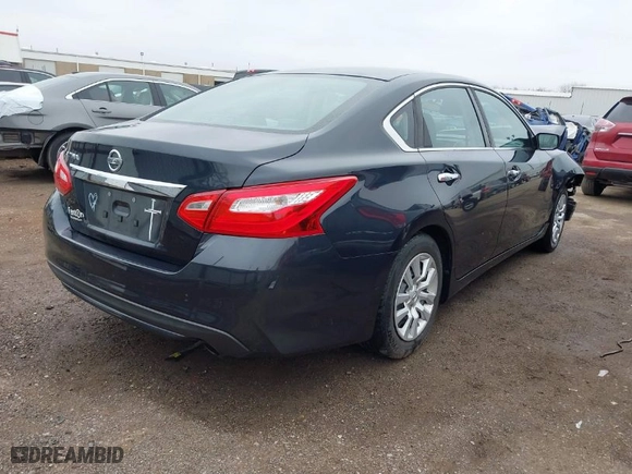 2016 Nissan Altima 2.5 SR with VIN 1N4AL3AP8GN354652, listed as a IAAI auction lot 41707435 with 128,813 mi miles. Bid and sale history available at carsss.com. Image 4.