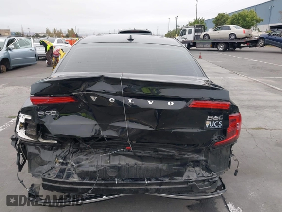 2023 Volvo S90 Plus z VIN LVY062MN1PP348741, wystawiony jako IAAI lot #40519151 z przebiegiem 49 300 mil mil oraz . Historia ofert i sprzedaży dostępna na DreamBid. Obrazek 17.