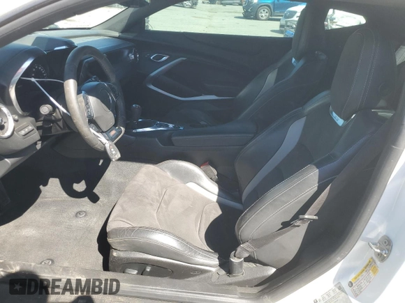 2018 Chevrolet Camaro 1SS z VIN 1G1FE1R74J0110352, wystawiony jako Copart lot #50372145 z przebiegiem 92 608 mil mil oraz Szkoda całkowita • Salvage title. Historia ofert i sprzedaży dostępna na DreamBid. Obrazek 7.