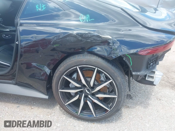 2020 Aston Martin Vantage z VIN SCFSMGAW4LGN03097, wystawiony jako IAAI lot #42227516 z przebiegiem Nie podano mil oraz . Historia ofert i sprzedaży dostępna na DreamBid. Obrazek 6.