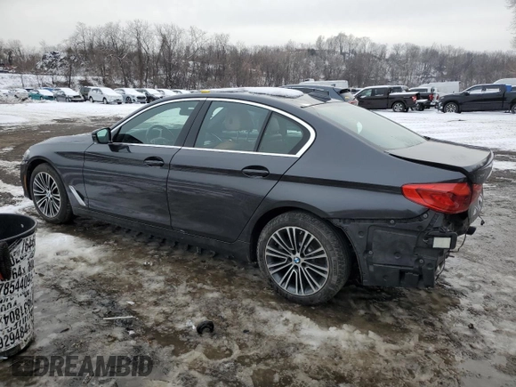 2019 BMW 5 Series 530i xDrive z VIN WBAJA7C52KWW22601, wystawiony jako Copart lot #43244135 z przebiegiem 99 958 mil mil oraz Szkoda całkowita • Salvage title. Historia ofert i sprzedaży dostępna na DreamBid. Obrazek 2.
