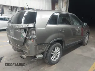 2015 Kia Sorento LX with VIN 5XYKT3A62FG629203, listed as a IAAI auction lot 40448787 with 114,429 mi miles. Bid and sale history available at carsss.com. Image 4.