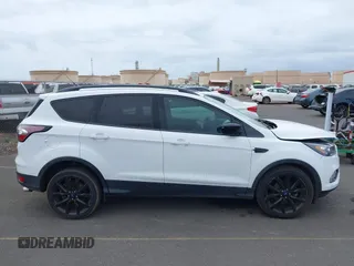 2018 Ford Escape SE with VIN 1FMCU0GD9JUA04709, listed as a IAAI auction lot 41831359 with 62,638 mi miles. Bid and sale history available at carsss.com. Image 13.