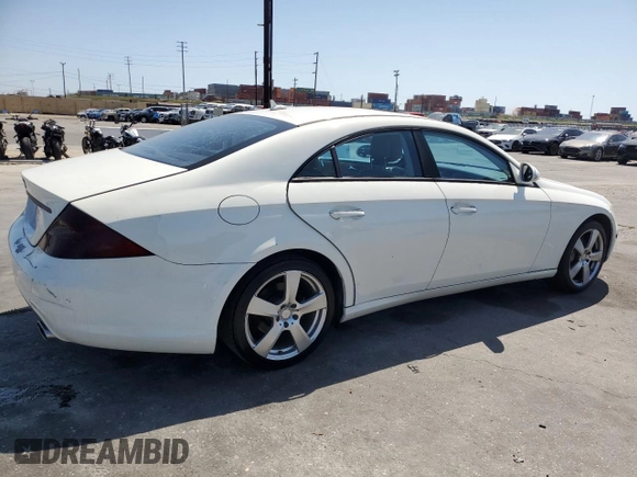 2008 Mercedes-Benz CLS 550 z VIN WDDDJ72X78A134002, wystawiony jako Copart lot #52027285 z przebiegiem 83 484 mil mil oraz Szkoda całkowita • Salvage title. Historia ofert i sprzedaży dostępna na DreamBid. Obrazek 3.