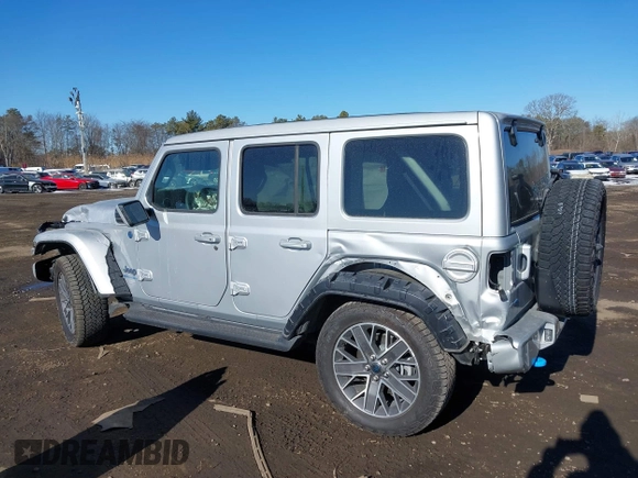 2024 Jeep Wrangler High Altitude z VIN 1C4RJXU65RW161966, wystawiony jako IAAI lot #41396611 z przebiegiem 4 627 mil mil oraz . Historia ofert i sprzedaży dostępna na DreamBid. Obrazek 14.