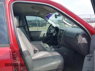 2005 Ford Explorer XLT с VIN 1FMZU63K45UA19268, выставлен на аукционе IAAI как лот 41877380 с пробегом 193 418 миль миль и . История ставок и продаж доступна на DreamBid. Изображение 5.