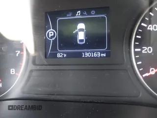 2018 Kia Optima LX z VIN 5XXGT4L32JG213616, wystawiony jako IAAI lot #42408629 z przebiegiem 130 163 mil mil oraz . Historia ofert i sprzedaży dostępna na DreamBid. Obrazek 15.