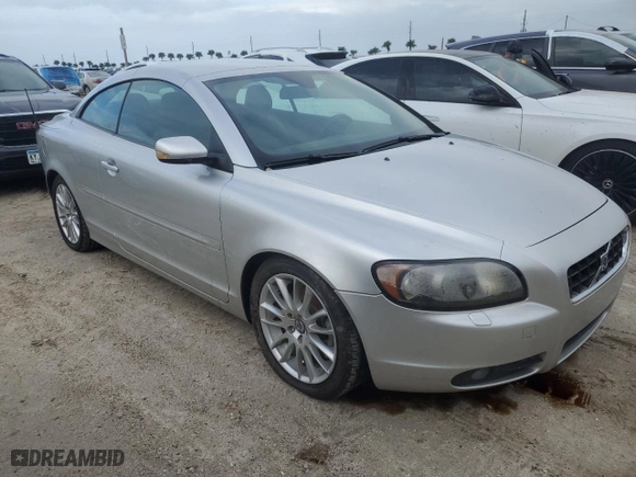 2007 Volvo C70 with VIN YV1MC68247J025693, listed as a Copart auction lot 74004384 with 0 mi miles and Non Repairable. Bid and sale history available at carsss.com. Image 4.