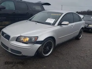 2006 Volvo S40 2.4L with VIN YV1MS382762220598, listed as a IAAI auction lot 41538927 with 115,966 mi miles. Bid and sale history available at carsss.com. Image 2.