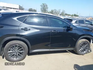 2025 Lexus NX 350h z VIN 2T2AKCEZ5SC035967, wystawiony jako IAAI lot #42301335 z przebiegiem 29 027 mil mil oraz . Historia ofert i sprzedaży dostępna na DreamBid. Obrazek 14.