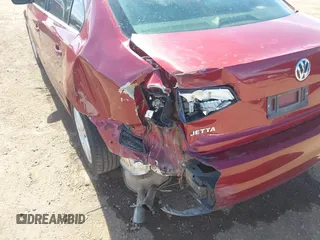 2017 Volkswagen Jetta S z VIN 3VW2B7AJ2HM207207, wystawiony jako IAAI lot #41654971 z przebiegiem 73 427 mil mil oraz . Historia ofert i sprzedaży dostępna na DreamBid. Obrazek 6.