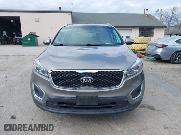 2016 Kia Sorento LX with VIN 5XYPGDA54GG177571, listed as a IAAI auction lot 41889298 with 140,702 mi miles. Bid and sale history available at carsss.com. Image 12.