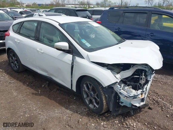 2013 Ford Focus SE with VIN 1FADP3K26DL345721, listed as a IAAI auction lot 41929799 with 143,713 mi miles. Bid and sale history available at carsss.com. Image 1.