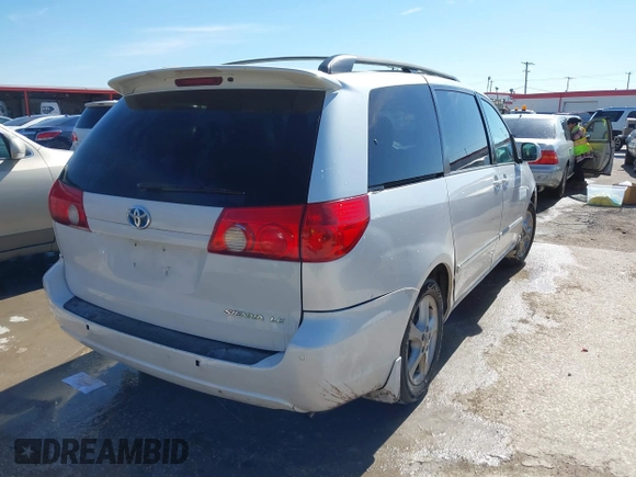 2006 Toyota Sienna XLE with VIN 5TDZA22C06S504271, listed as a IAAI auction lot 41573903 with 208,712 mi miles. Bid and sale history available at carsss.com. Image 4.