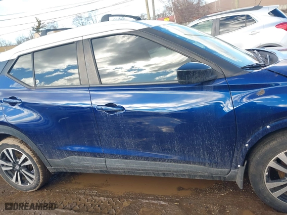 2018 Nissan Kicks SV with VIN 3N1CP5CU8JL518157, listed as a IAAI auction lot 41673778 with 60,854 mi miles. Bid and sale history available at carsss.com. Image 13.
