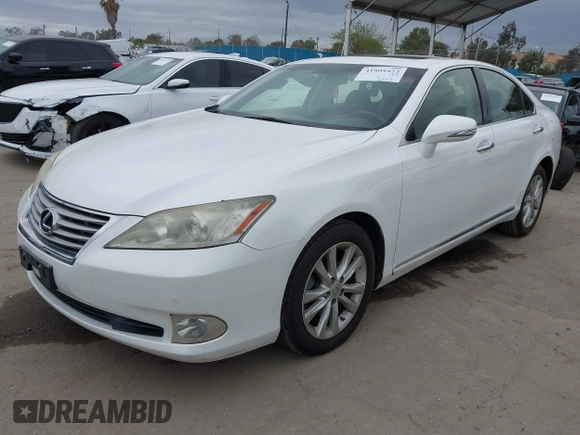 2012 Lexus ES with VIN JTHBK1EG5C2509247, listed as a IAAI auction lot 41808453 with 61,591 mi miles. Bid and sale history available at carsss.com. Image 2.