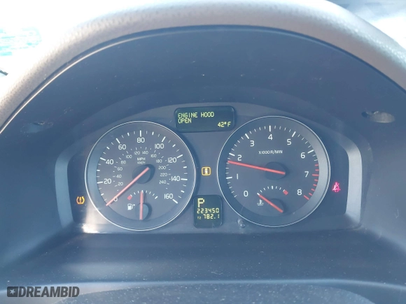 2008 Volvo V50 2.4L with VIN YV1MW382882379153, listed as a IAAI auction lot 41484447 with 223,450 mi miles. Bid and sale history available at carsss.com. Image 7.