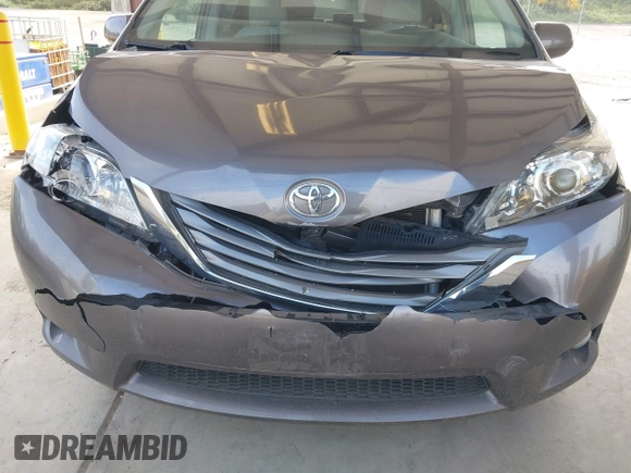 2014 Toyota Sienna Limited z VIN 5TDDK3DC9ES088584, wystawiony jako IAAI lot #42333016 z przebiegiem 115 138 mil mil oraz . Historia ofert i sprzedaży dostępna na DreamBid. Obrazek 6.