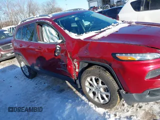 2016 Jeep Cherokee Altitude z VIN 1C4PJMCB4GW267634, wystawiony jako IAAI lot #41320557 z przebiegiem 74 731 mil mil oraz . Historia ofert i sprzedaży dostępna na DreamBid. Obrazek 13.