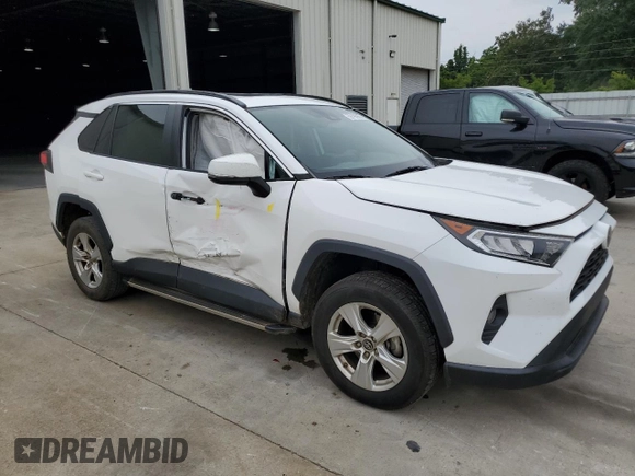2019 Toyota RAV4 XLE with VIN 2T3P1RFV6KC060285, listed as a Copart auction lot 59195955 with 136,942 mi miles and Salvage title. Bid and sale history available at DreamBid. Image 4.