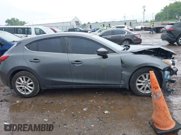 2014 Mazda 3 i Touring z VIN JM1BM1L70E1212930, wystawiony jako IAAI lot #42434348 z przebiegiem 107 209 mil mil oraz . Historia ofert i sprzedaży dostępna na DreamBid. Obrazek 14.