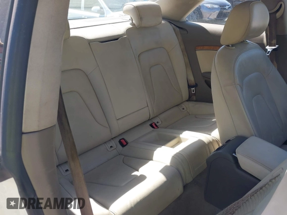 2009 Audi A5 z VIN WAUDK78T09A016755, wystawiony jako IAAI lot #42197401 z przebiegiem 232 977 mil mil oraz . Historia ofert i sprzedaży dostępna na DreamBid. Obrazek 8.