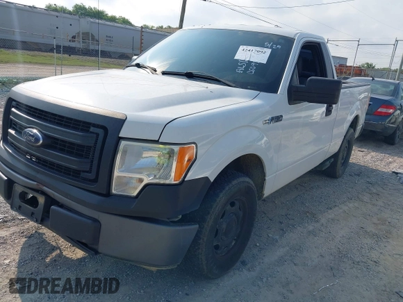 2013 Ford F-150 XL z VIN 1FTMF1CM6DFC50916, wystawiony jako IAAI lot #42417092 z przebiegiem 274 435 mil mil oraz . Historia ofert i sprzedaży dostępna na DreamBid. Obrazek 2.