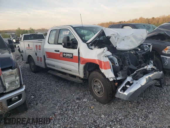 2024 Ford F-350 z VIN 1FT8X3AA0REF17323, wystawiony jako Copart lot #50210635 z przebiegiem 4 180 mil mil oraz Szkoda całkowita • Salvage title. Historia ofert i sprzedaży dostępna na DreamBid. Obrazek 4.