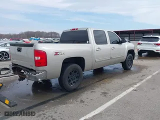 2009 Chevrolet Silverado 1500 LTZ with VIN 3GCEK33M29G254317, listed as a IAAI auction lot 41700617 with 163,950 mi miles. Bid and sale history available at carsss.com. Image 4.