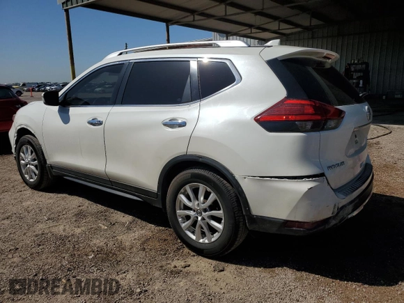 2017 Nissan Rogue SV z VIN JN8AT2MTXHW131526, wystawiony jako Copart lot #52114375 z przebiegiem 132 810 mil mil oraz Czysty tytuł • Clean title. Historia ofert i sprzedaży dostępna na DreamBid. Obrazek 2.