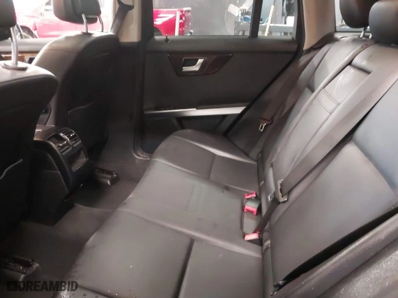 2015 Mercedes-Benz GLK-Class GLK 350 with VIN WDCGG8JB5FG381105, listed as a IAAI auction lot 41810355 with 117,320 mi miles. Bid and sale history available at carsss.com. Image 8.