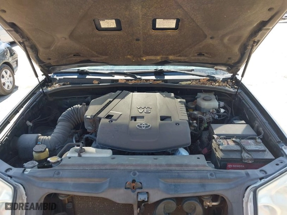 2004 Toyota 4Runner SR5 with VIN JTEBU14R840033647, listed as a IAAI auction lot 41995411 with 211,453 mi miles. Bid and sale history available at carsss.com. Image 10.