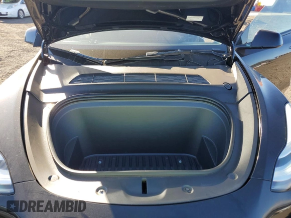 2022 Tesla Model Y Long Range z VIN 7SAYGDEE2NF391349, wystawiony jako Copart lot #85351924 z przebiegiem 5 670 mil mil oraz Szkoda całkowita • Salvage title. Historia ofert i sprzedaży dostępna na DreamBid. Obrazek 12.