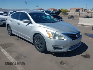 2013 Nissan Altima SV with VIN 1N4AL3AP9DN586463, listed as a IAAI auction lot 42099334 with 181,364 mi miles and . Bid and sale history available at carsss.com. Image 1.