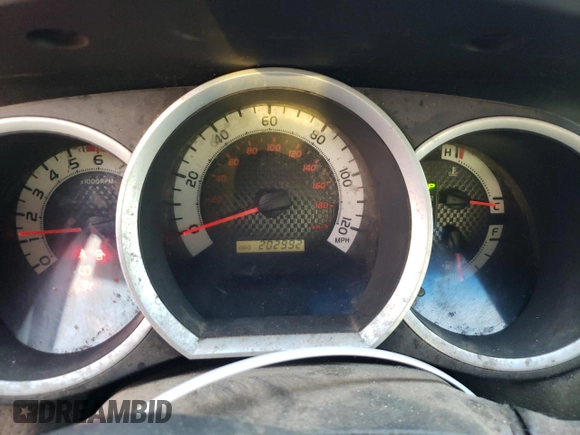 2011 Toyota Tacoma with VIN 5TFTX4CN7BX006332, listed as a Copart auction lot 44001785 with 202,992 mi miles and Salvage title. Bid and sale history available at DreamBid. Image 9.