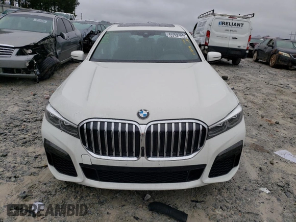 2020 BMW 7 Series 740i with VIN WBA7T2C09LGL18091, listed as a Copart auction lot 41369533 with 5,932 mi miles. Bid and sale history available at carsss.com. Image 5.