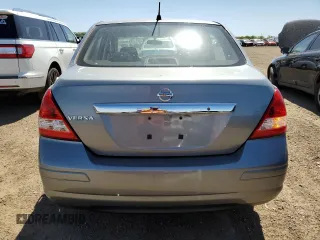2008 Nissan Versa S z VIN 3N1BC11E08L403235, wystawiony jako Copart lot #57518585 z przebiegiem 104 335 mil mil oraz Szkoda całkowita • Salvage title. Historia ofert i sprzedaży dostępna na DreamBid. Obrazek 6.