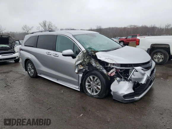 2024 Toyota Sienna LE z VIN 5TDKSKFC6RS125286, wystawiony jako Copart lot #51296895 z przebiegiem 6 292 mil mil oraz Szkoda całkowita • Salvage title. Historia ofert i sprzedaży dostępna na DreamBid. Obrazek 4.