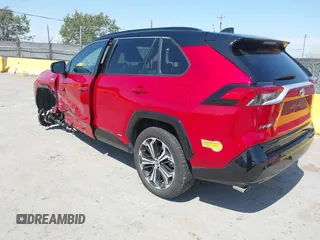 2022 Toyota RAV4 XSE with VIN JTMEB3FV8ND090664, listed as a IAAI auction lot 42465718 with 22,227 mi miles and . Bid and sale history available at DreamBid. Image 3.