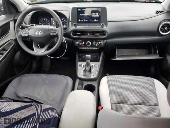 2022 Hyundai Kona SE with VIN KM8K2CAB4NU762134, listed as a Copart auction lot 43938845 with 45,684 mi miles and Salvage Title. Bid and sale history available at carsss.com. Image 8.