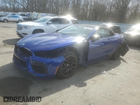2024 BMW M8 Competition z VIN WBSDZ0C04RCR21242, wystawiony jako Copart lot #49249175 z przebiegiem 5 071 mil mil oraz Szkoda całkowita • Salvage title. Historia ofert i sprzedaży dostępna na DreamBid. Obrazek 1.