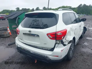 2018 Nissan Pathfinder SL z VIN 5N1DR2MM3JC609272, wystawiony jako IAAI lot #42369122 z przebiegiem 105 853 mil mil oraz . Historia ofert i sprzedaży dostępna na DreamBid. Obrazek 16.